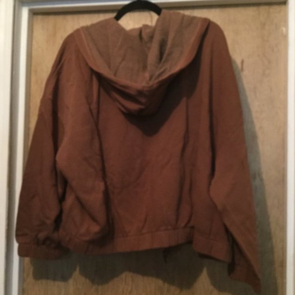 New plus size  Cropped zip up hoodie - Picture 4 of 5